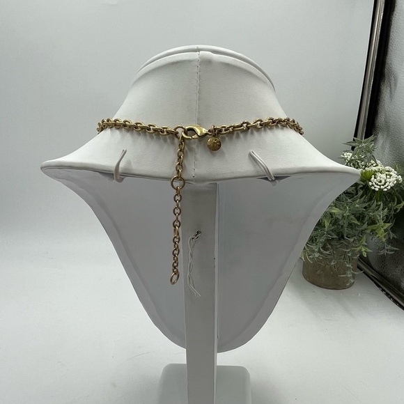 J Crew Opaque Pink and Clear Crystal Gold Tone Floral Statement Necklace - Picture 9 of 12